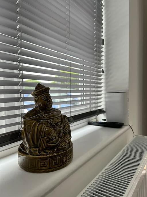 Bali Bliss Garden Flat With Parking Leilighet Enfield Eksteriør bilde